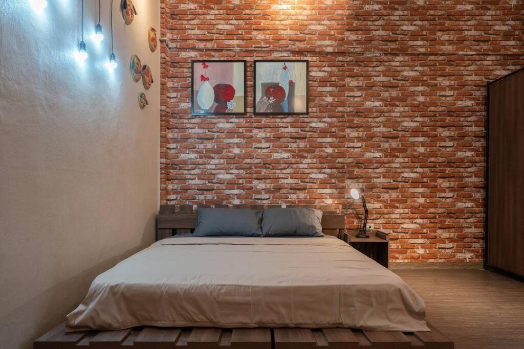 Apartment Vintage Homestay-unique Old Quarter-center-street View *