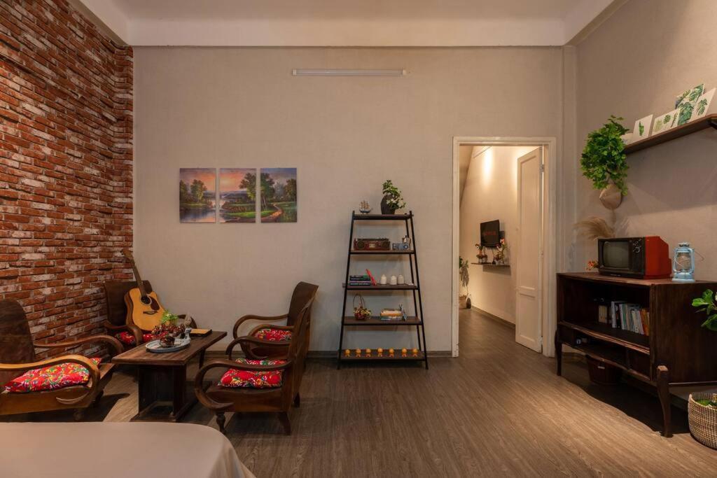 Vintage Homestay-unique Old Quarter-center-street View Hanoi